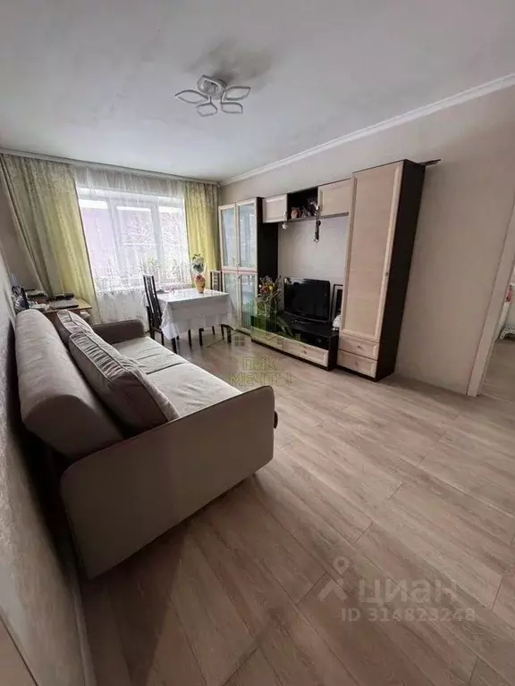 3-к кв. Бурятия, Улан-Удэ Пристанская ул., 10 (56.8 м) - Фото 0