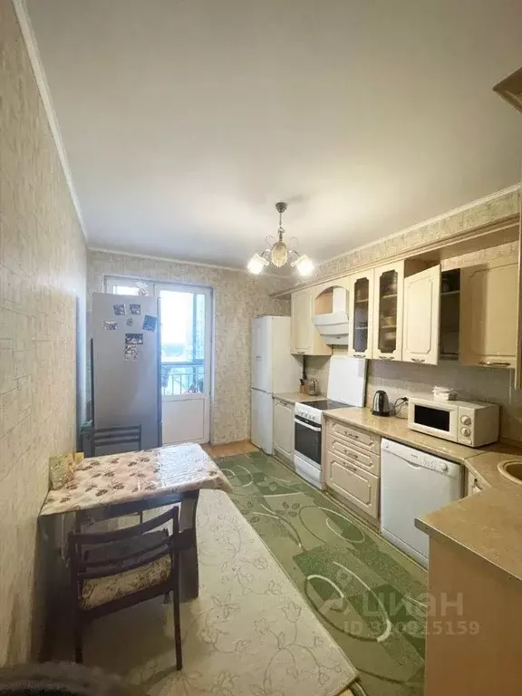 3-к кв. Свердловская область, Екатеринбург ул. Краснолесья, 135 (82.1 ... - Фото 0