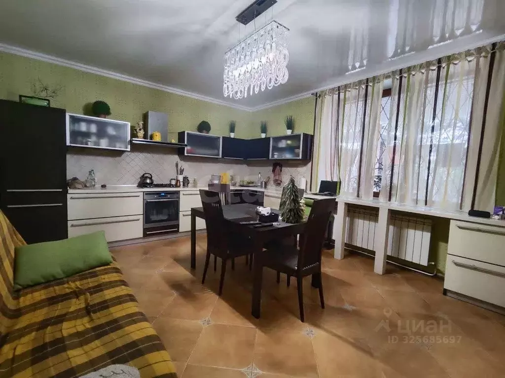 Дом в Крым, Симферопольский район, с. Мирное ул. Солнечная (191 м) - Фото 1