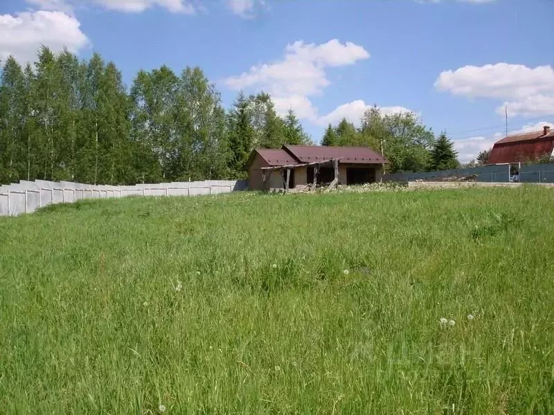 Участок в Московская область, Волоколамский городской округ, д. ... - Фото 1