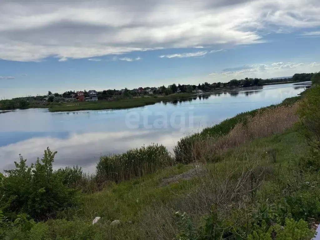 Участок в Саратовская область, Энгельсский район, Красноярское ... - Фото 0