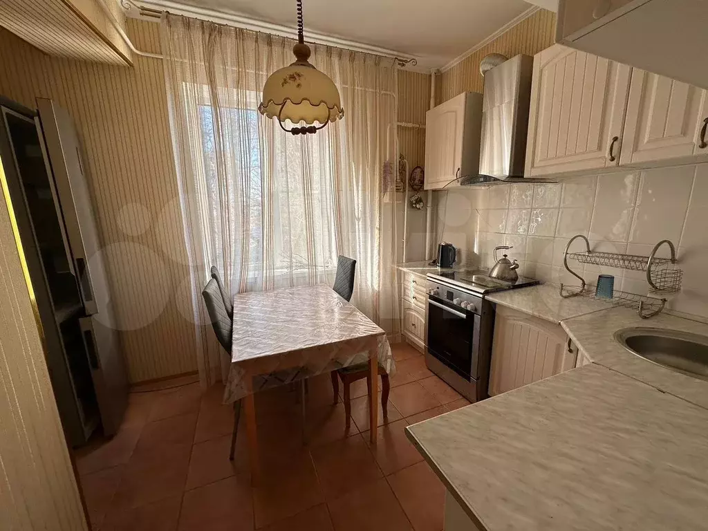 2-к. квартира, 60 м, 2/13 эт. - Фото 1