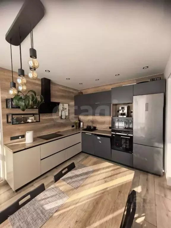 2-к кв. Тюменская область, Тюмень ул. Федюнинского, 30к3 (58.3 м) - Фото 1