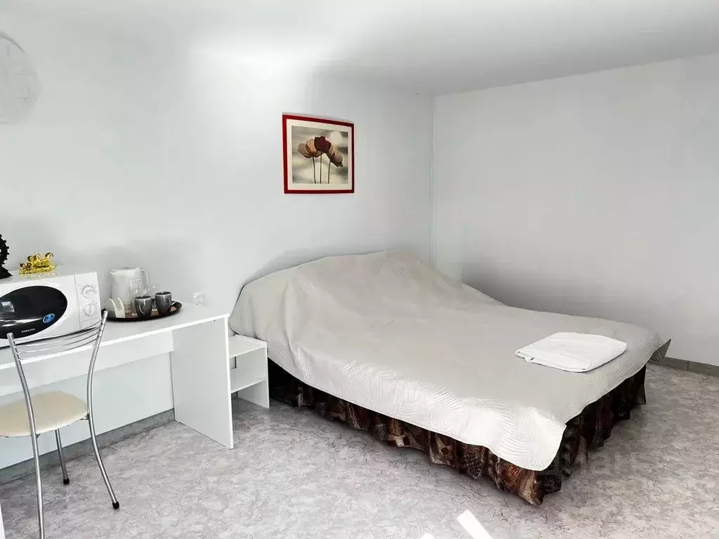 Дом в Ростовская область, Неклиновский район, Новобессергеневское ... - Фото 1