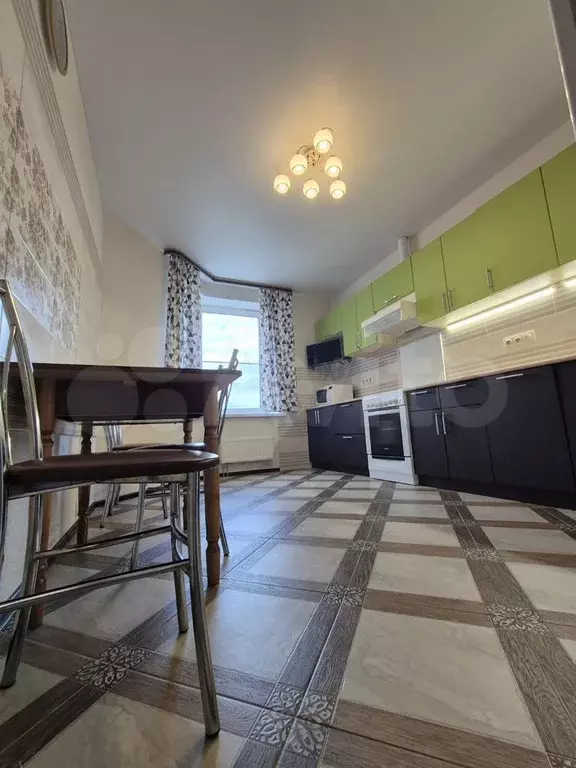 2-к. квартира, 60 м, 11/17 эт. - Фото 1