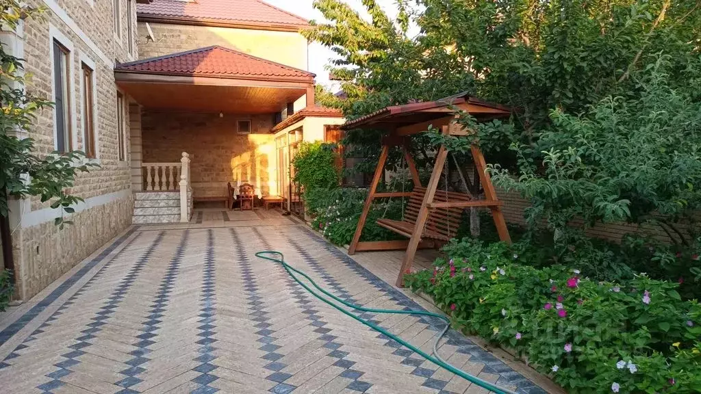 Дом в Дагестан, Махачкала Караман-6 мкр, ул. Аварская, 4 (200 м) - Фото 1
