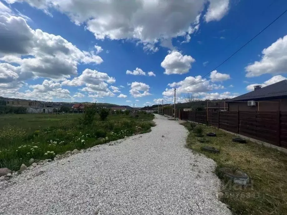 Участок в Крым, Симферопольский район, Добровское с/пос, с. Пионерское ... - Фото 1