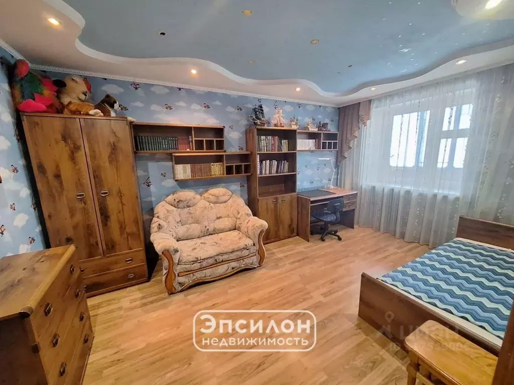 2-к кв. Курская область, Курск Орловская ул., 1 (64.7 м) - Фото 0