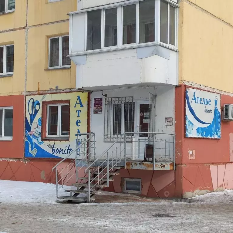 Помещение свободного назначения в Омская область, Омск просп. ... - Фото 1