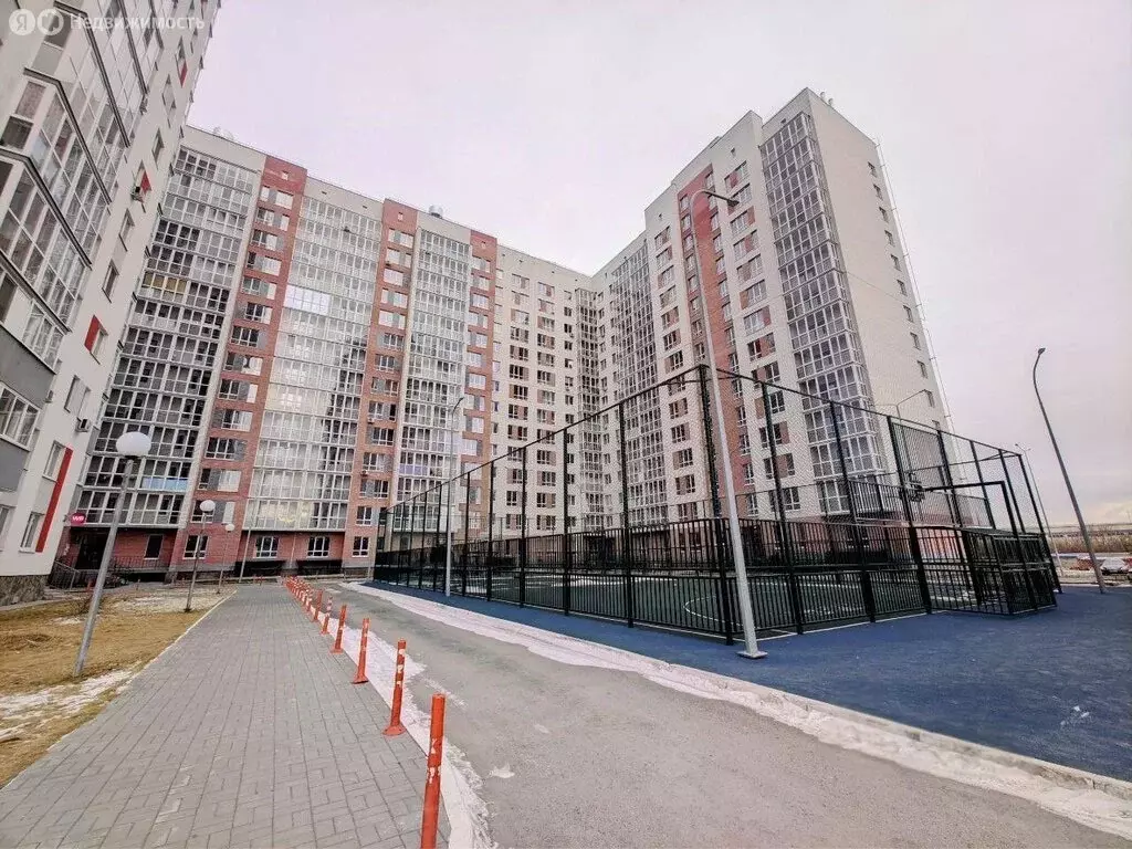 1-комнатная квартира: Тюмень, улица 50 лет Октября, 75к1 (39.2 м) - Фото 2