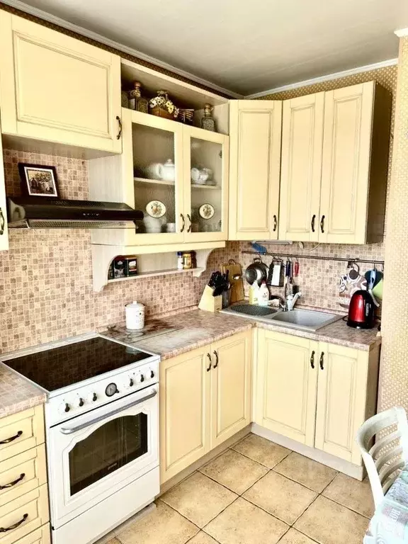 2-к кв. Москва ул. Менжинского, 23К1 (56.0 м) - Фото 0