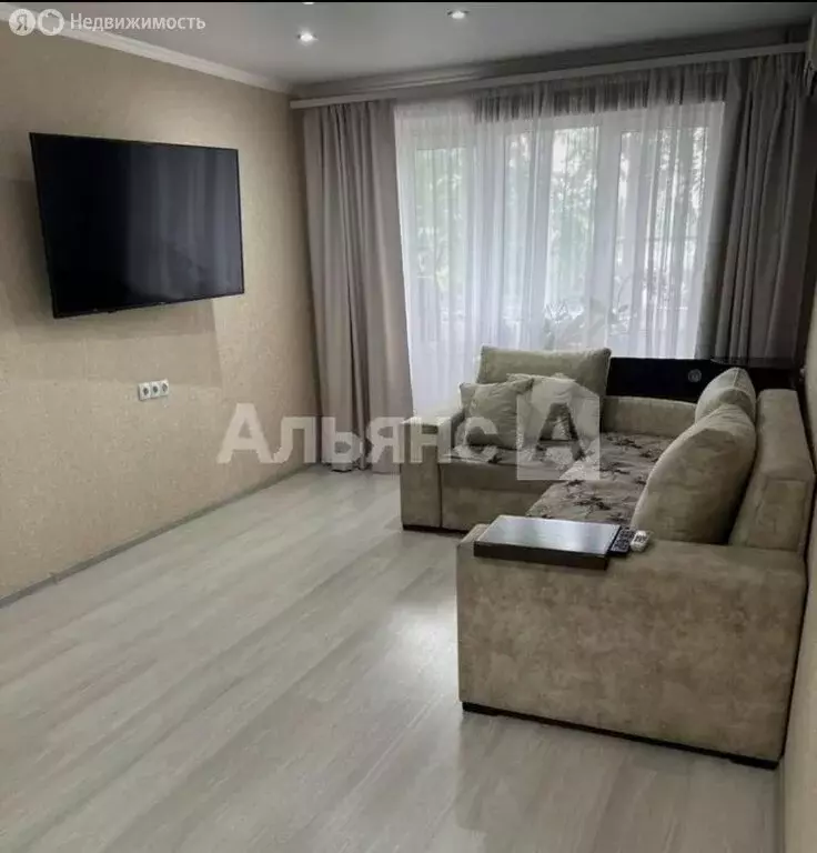 3-комнатная квартира: Белая Калитва, Вокзальная улица, 388 (60 м) - Фото 1