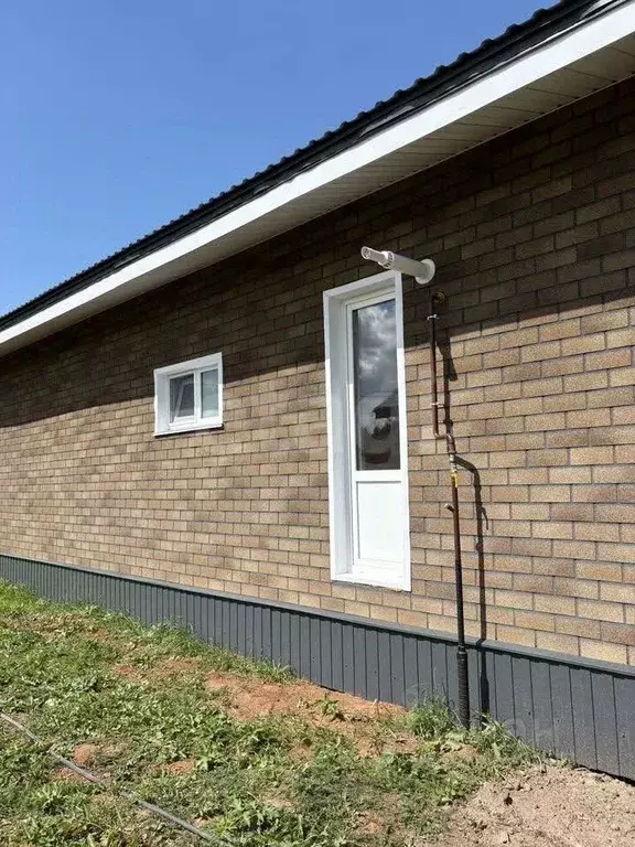 Дом в Кировская область, Кирово-Чепецкий район, с. Кстинино ул. ... - Фото 1