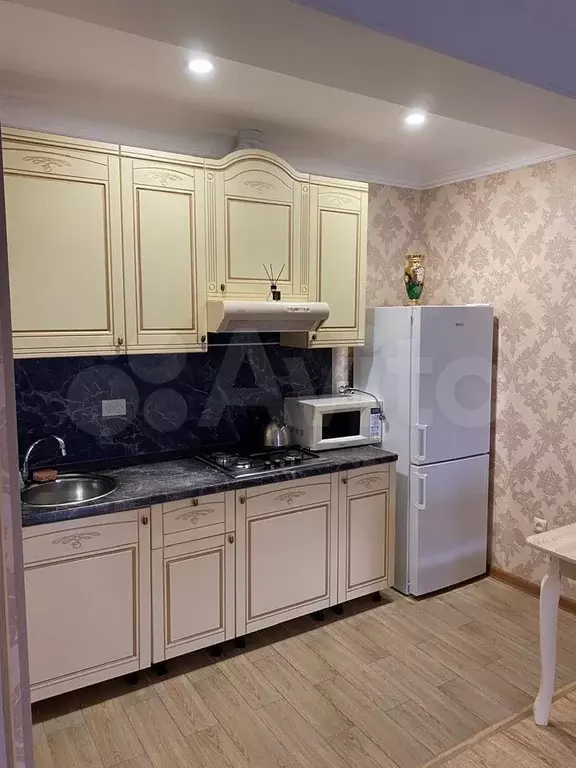 2-к. квартира, 50 м, 1/10 эт. - Фото 0