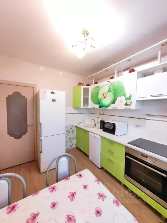 2-к кв. Татарстан, Казань ул. Рауиса Гареева, 92 (50.0 м) - Фото 0