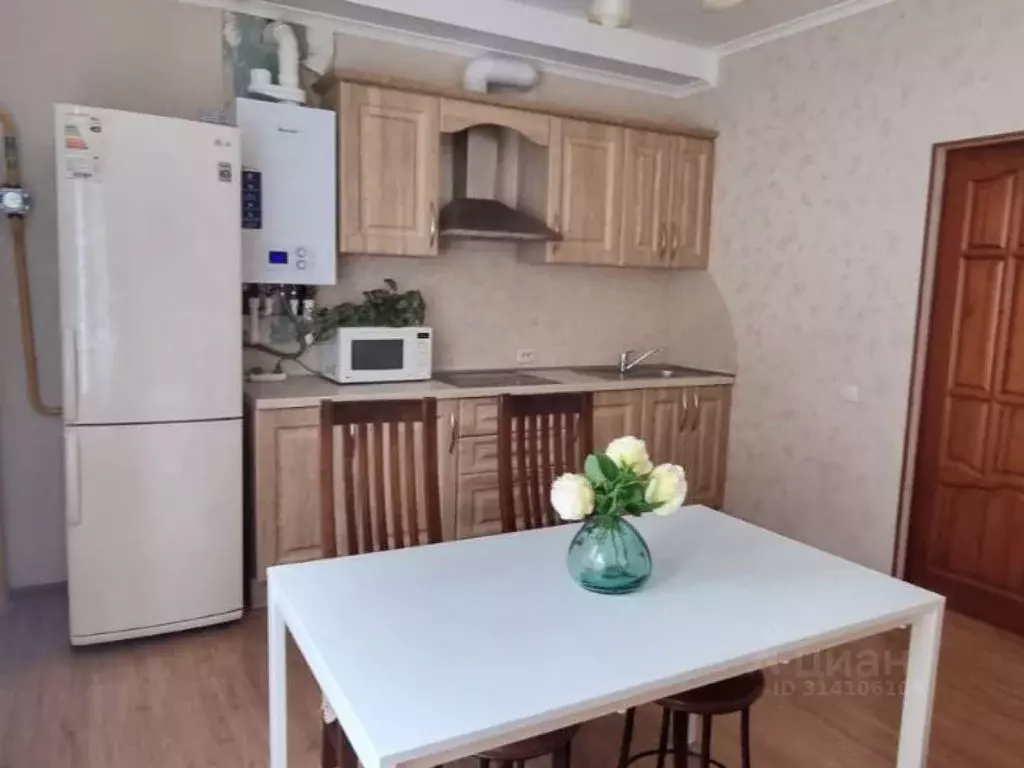 2-к кв. Астраханская область, Астрахань ул. Савушкина, 6Д (70.0 м) - Фото 1