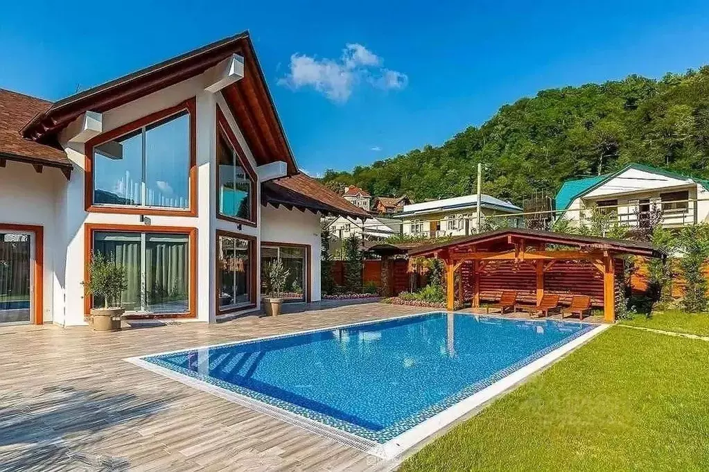 Дом в Краснодарский край, Сочи ул. Чекменева (210 м) - Фото 1