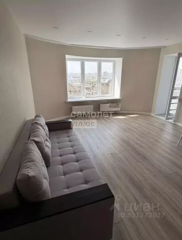 Студия Тюменская область, Тюмень ул. Мельникайте, 150 (34.6 м) - Фото 1