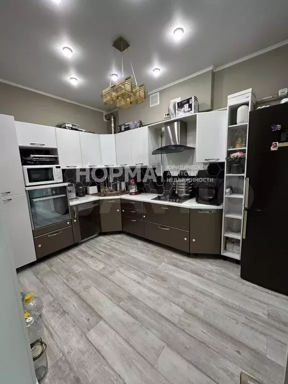 3-к. квартира, 95 м, 1/2 эт. - Фото 0