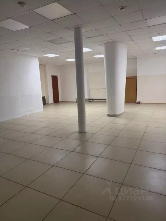 Помещение свободного назначения в Татарстан, Набережные Челны просп. ... - Фото 1