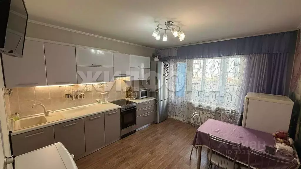 3-к кв. Новосибирская область, Новосибирск Спортивная ул., 11/1 (72.6 ... - Фото 1