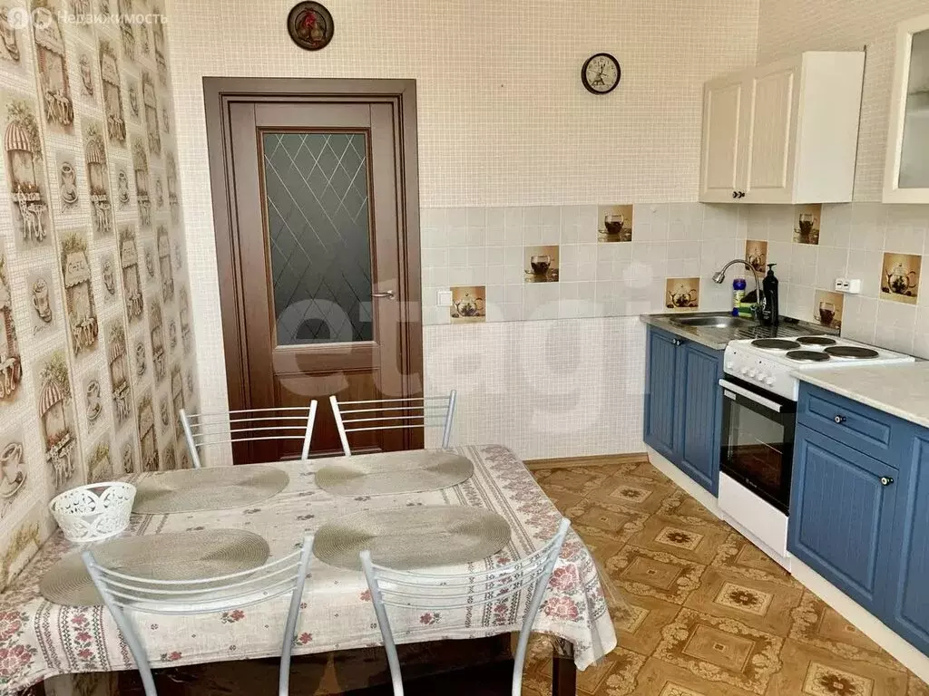 2-комнатная квартира: Тюмень, улица Водников, 5 (64 м) - Фото 1