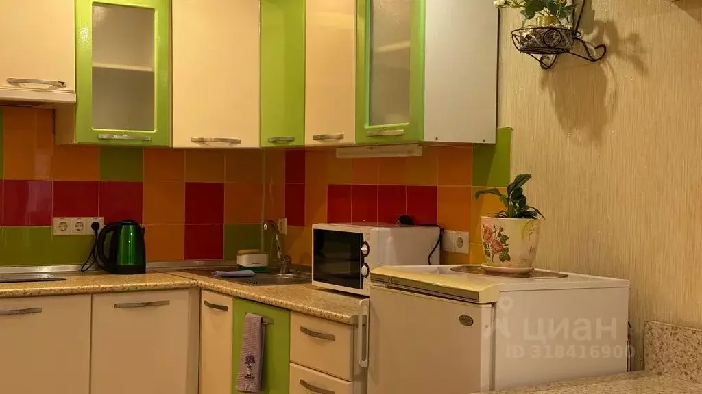 2-к кв. Крым, Симферополь спуск Суворовский, 9 (42.0 м) - Фото 1