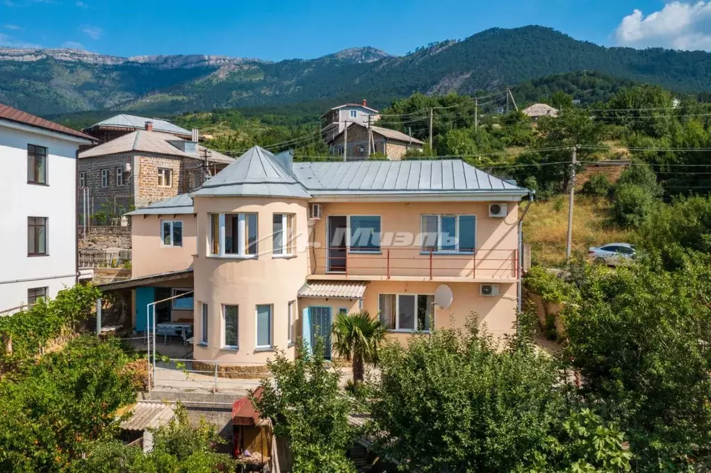 Дом в Крым, Ялта ул. Имени Умера Акмоллы Адаманова, 28 (193 м) - Фото 0