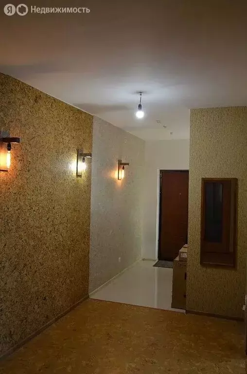 2-комнатная квартира: Тюмень, улица Чернышевского, 2А (83.8 м) - Фото 0