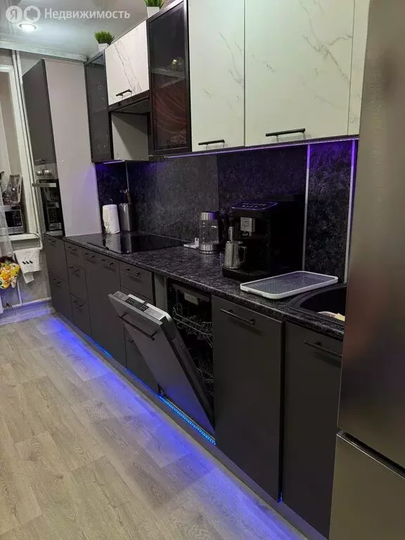 3-комнатная квартира: Иркутск, Байкальская улица, 244 (64 м) - Фото 1