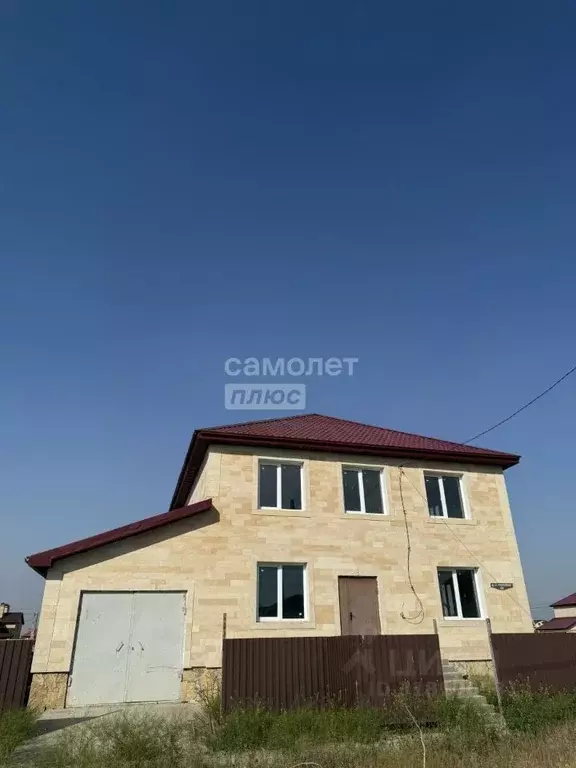 Дом в Астраханская область, Приволжский район, с. Растопуловка ... - Фото 0