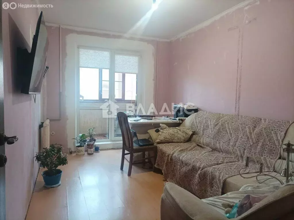 3-комнатная квартира: Волгоград, район Семь Ветров, бульвар 30-летия ... - Фото 0