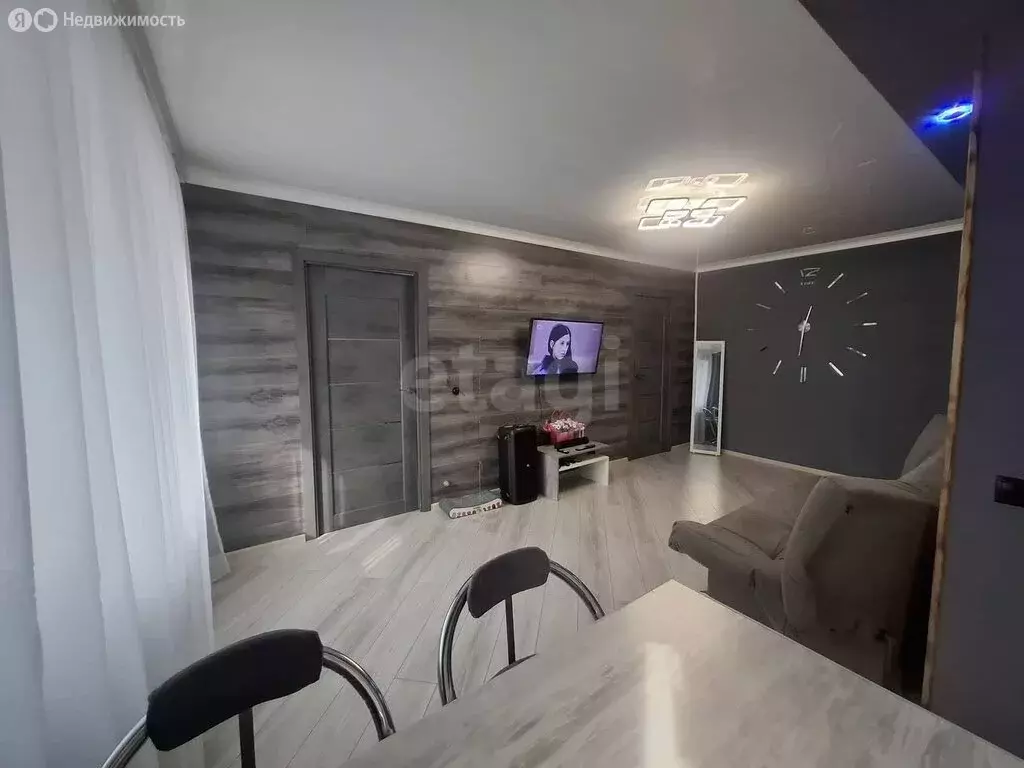 2-комнатная квартира: город Светлый, улица Тельмана, 2 (42.9 м) - Фото 1