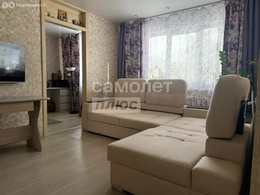 2-комнатная квартира: Киров, Ленинский район, улица Калинина, 30 (47 ... - Фото 1