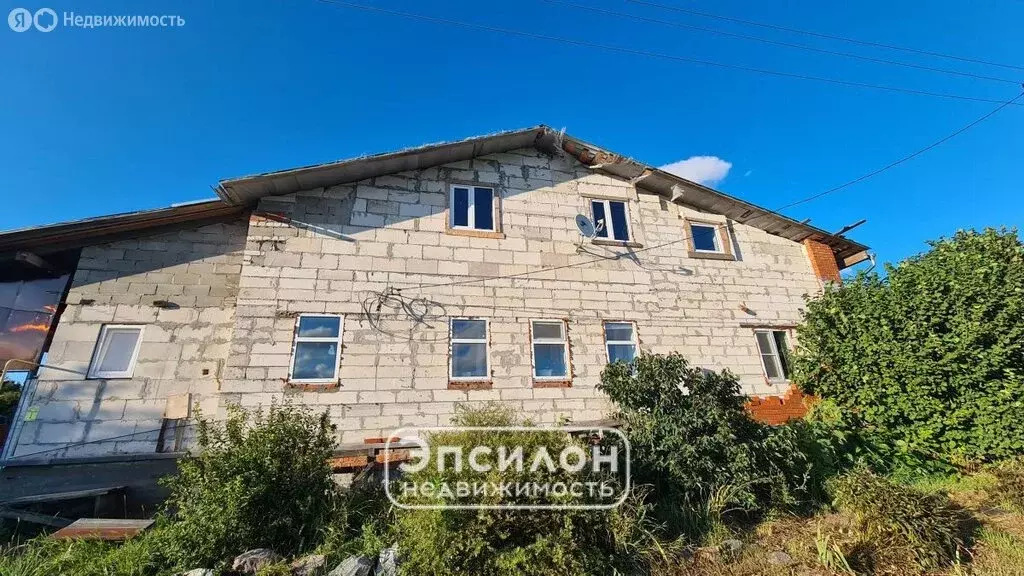 Дом в Октябрьский район, Лобазовский сельсовет, хутор Горбулино (276.5 ... - Фото 1