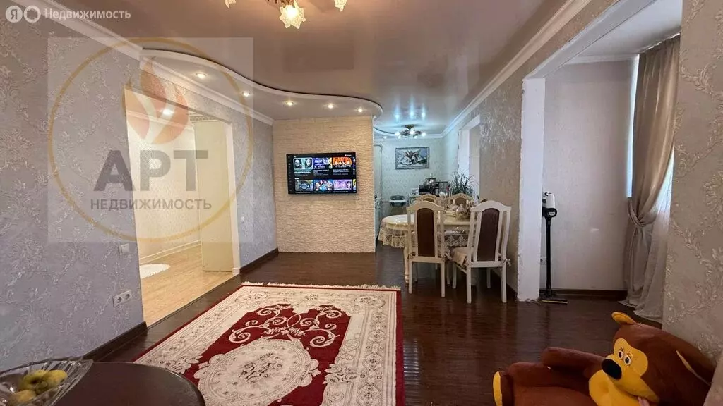 3-комнатная квартира: Владикавказ, улица Куйбышева, 134к5 (70 м) - Фото 1