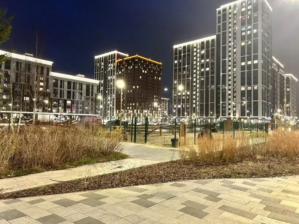 2-к кв. Тюменская область, Тюмень ул. Пожарных и Спасателей, 1 (78.0 ... - Фото 1