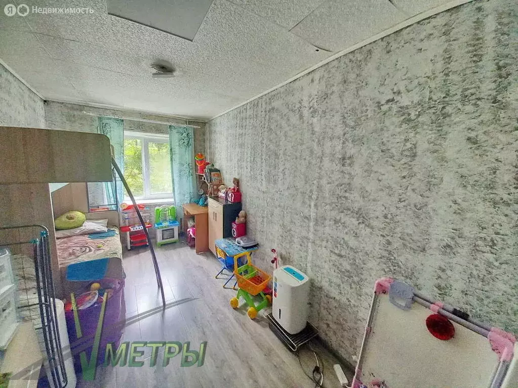 3-комнатная квартира: Владивосток, улица Борисенко, 96 (60.7 м) - Фото 0