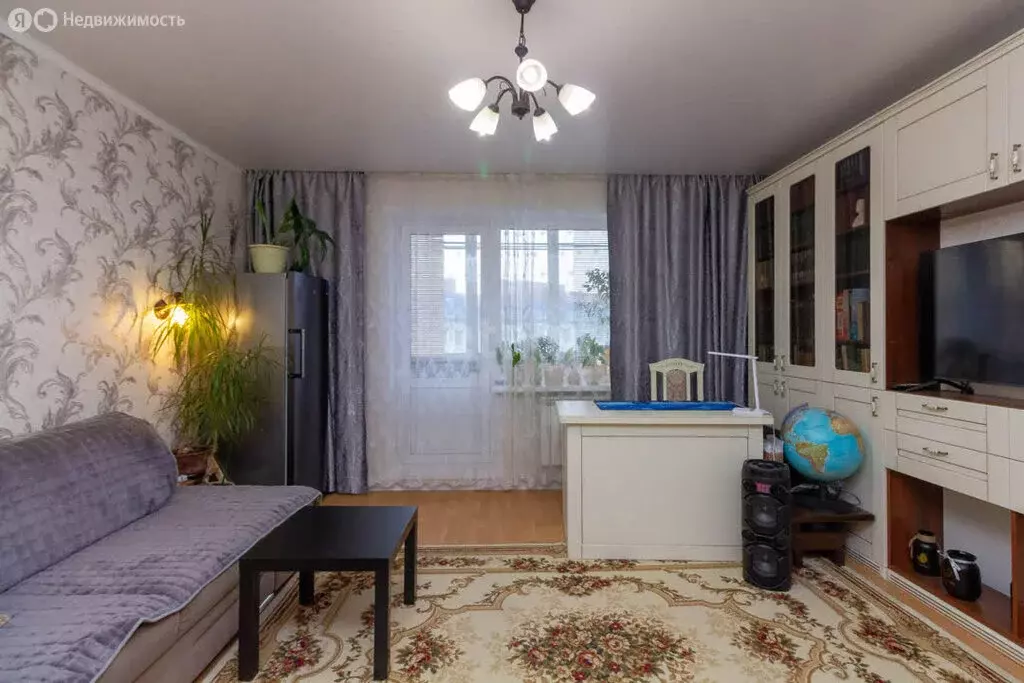 4-комнатная квартира: Красноярск, микрорайон Северный, улица ... - Фото 1