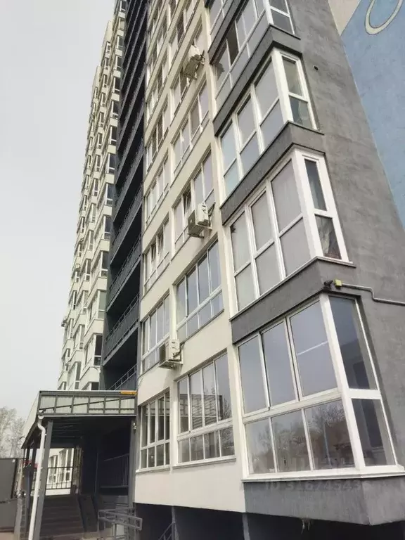 3-к кв. Алтайский край, Барнаул ул. Смирнова, 1А (56.0 м) - Фото 0
