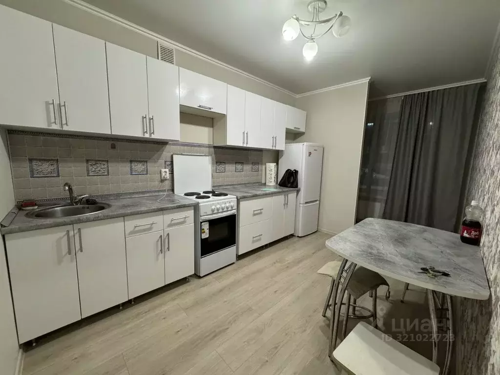 1-к кв. Татарстан, Казань ул. Азата Аббасова, 23А (35.0 м) - Фото 1