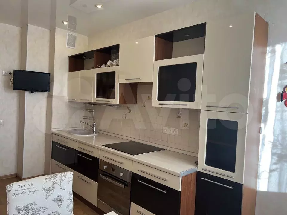 1-к. квартира, 50 м, 3/16 эт. - Фото 1