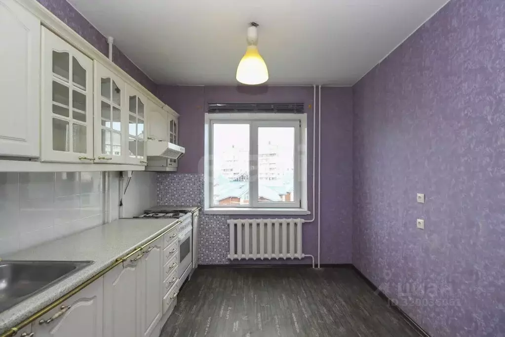 3-к кв. Омская область, Омск ул. 70 лет Октября, 20 (62.5 м) - Фото 0