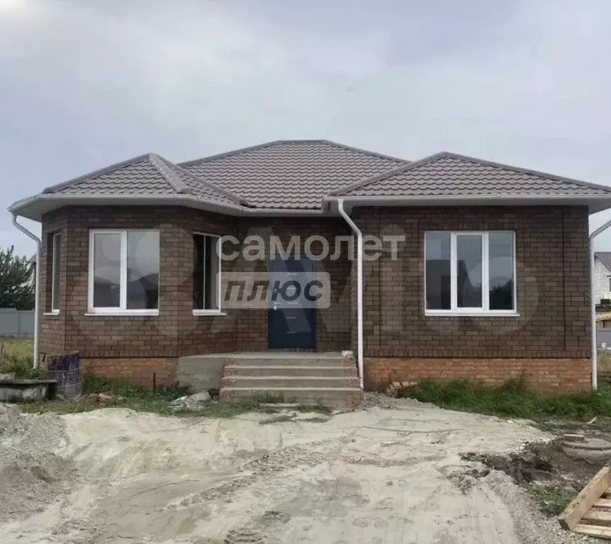 Дом в Курская область, Курский район, Новопоселеновский сельсовет, д. ... - Фото 1