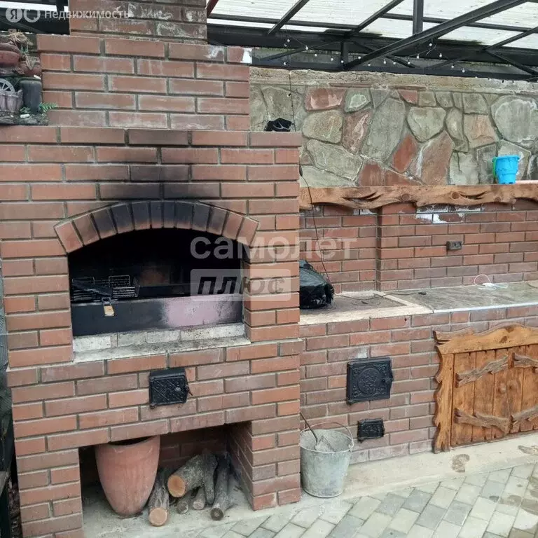 Дом в посёлок Каменномостский, улица Белинского, 8 (200 м) - Фото 0