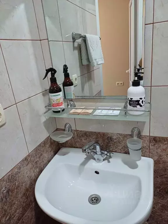 Комната Краснодарский край, Сочи Адлер жилрайон, ул. Изумрудная, 7 ... - Фото 1