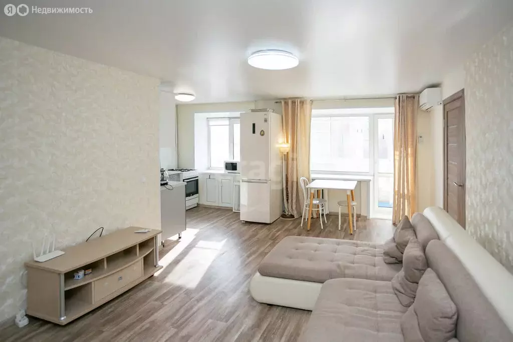 3-комнатная квартира: Хабаровск, улица Пушкина, 25 (60 м) - Фото 1