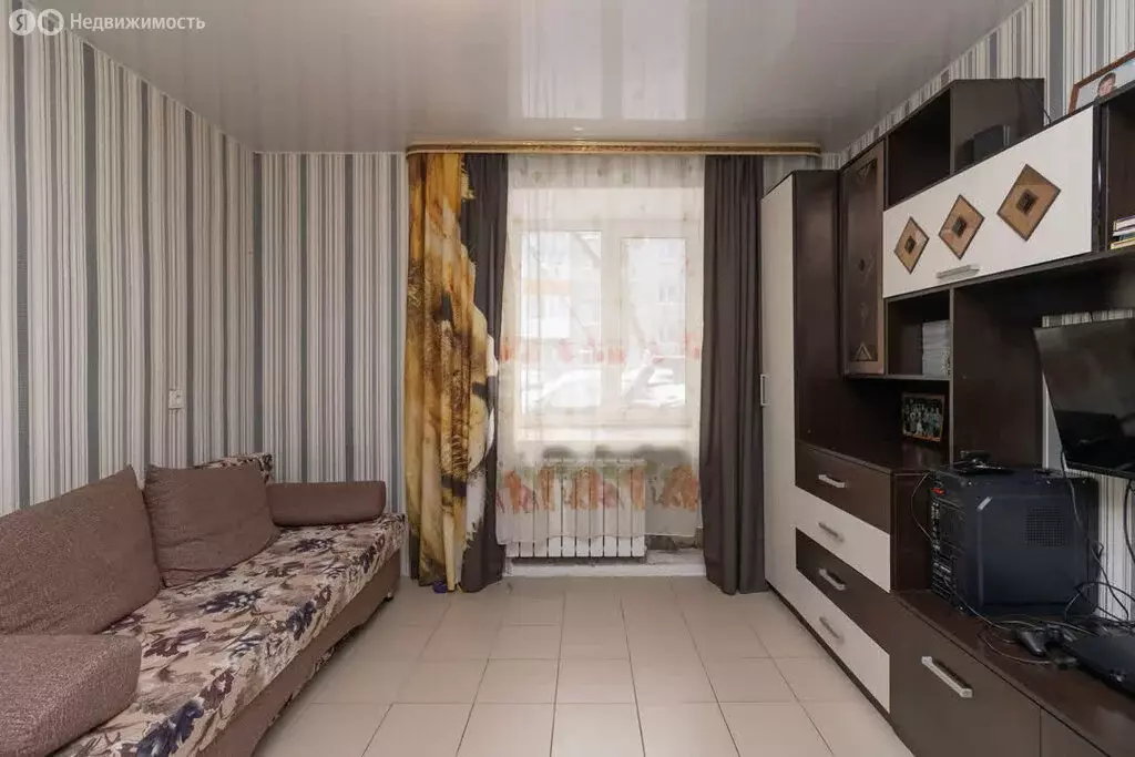 2-комнатная квартира: Тюмень, улица Коммунаров, 26 (46.9 м) - Фото 2