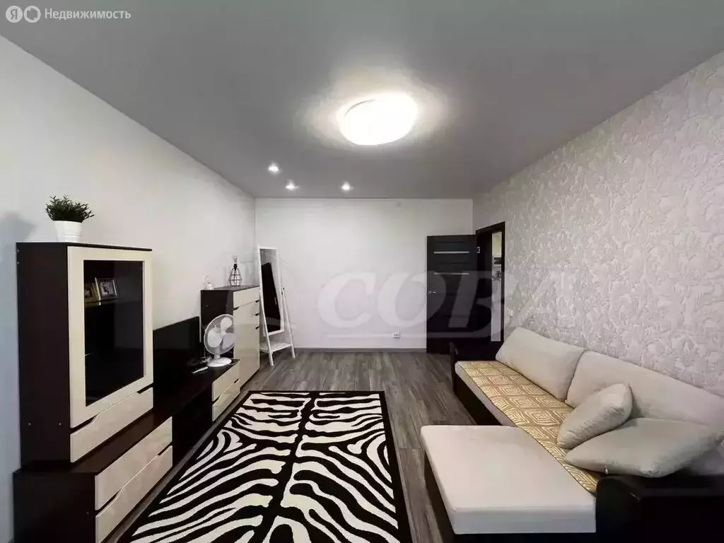 3-комнатная квартира: Тюмень, микрорайон Антипино, Изумрудная улица, ... - Фото 2