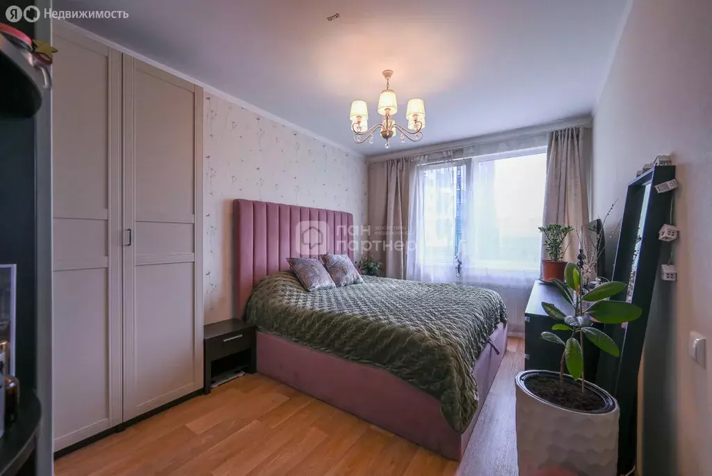 3-комнатная квартира: Санкт-Петербург, улица Коллонтай, 2 (77 м) - Фото 1